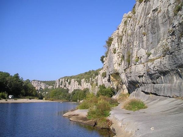 Quels sont les bienfaits du canyoning en Ardèche pour la santé physique et mentale ?