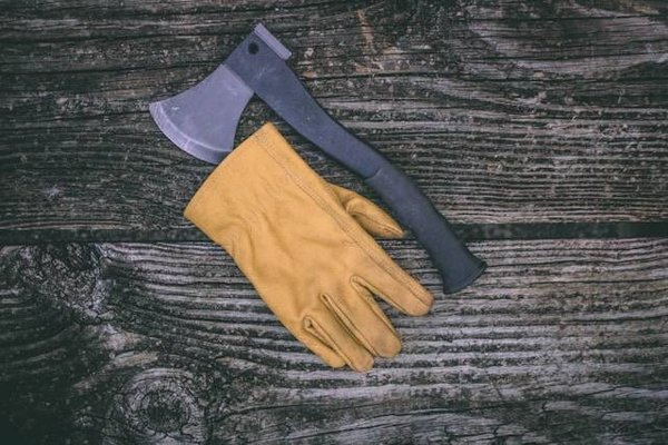 Les Secrets du Lancé de Hache: Techniques et Sécurité pour Débutants