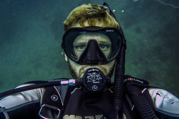 Guide complet pour acheter du matériel de plongée sous-marine d'occasion : sécurité et bonnes affaires