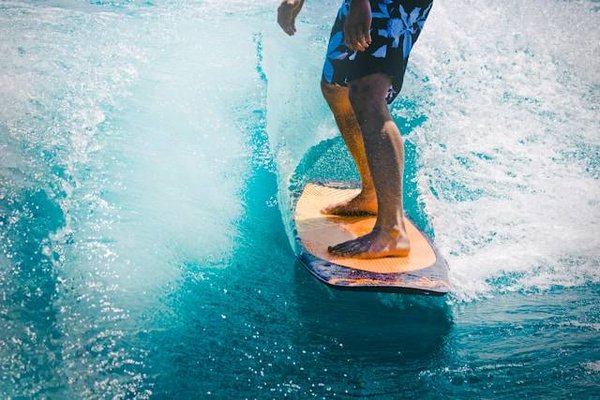 Tout savoir sur une école de surf pour tous les niveaux